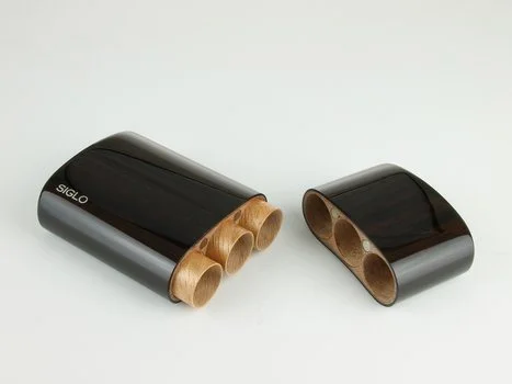 Dřevěné makasarové ebenové pouzdro značky Siglo na tři doutníky typu Robusto