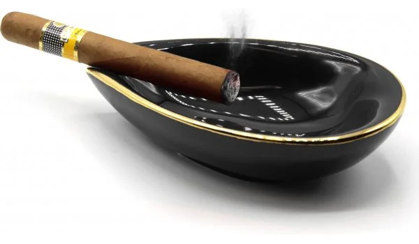 adorini keramička pepeljara za cigare list crna