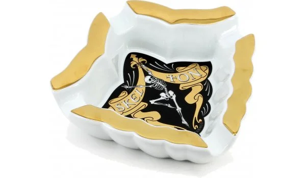 Cinzeiro para charutos Skelton Porcelana pintada a ouro