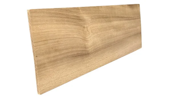 Folheado de madeira Okume 326 mm x 116 mm x 5 mm