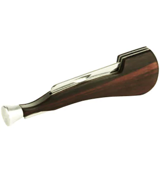 Instrumentul din lemn în formă de pipă pentru pipe