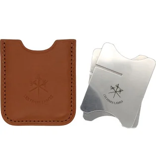 طاولة السجائر «Les Fines Lames» مع حقيبة جلدية بلون بني فاتح